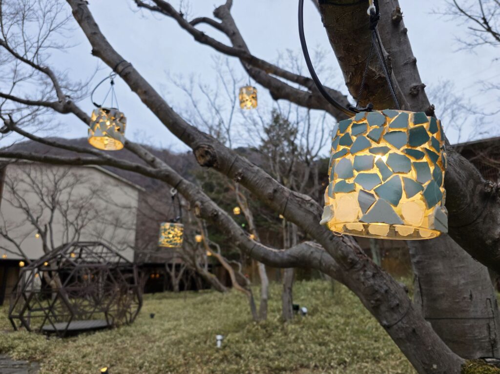 ステンドグラス風照明